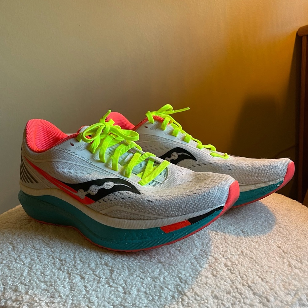 Saucony Women’s Endorphin Speed Running Shoe 9.5